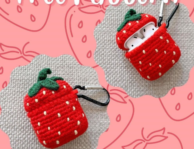 Free Pattern AirPod Case - Strawberry Design