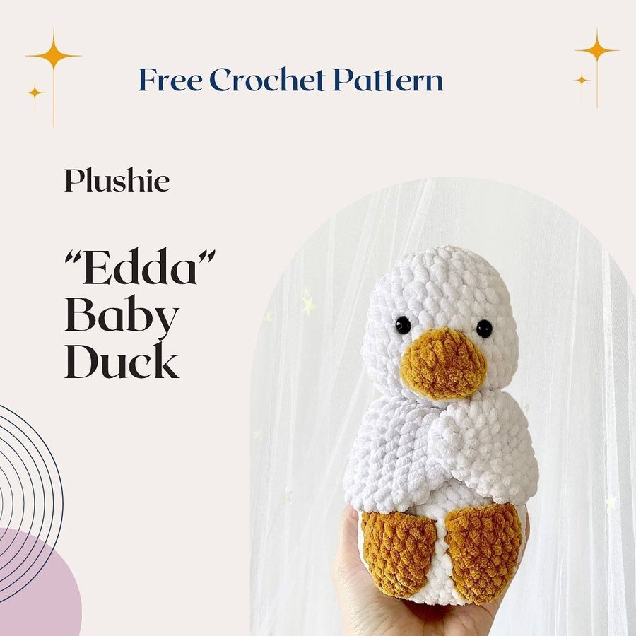 Edda baby duck plushie, a cuddly crochet baby gifts free pattern in white chenille yarn